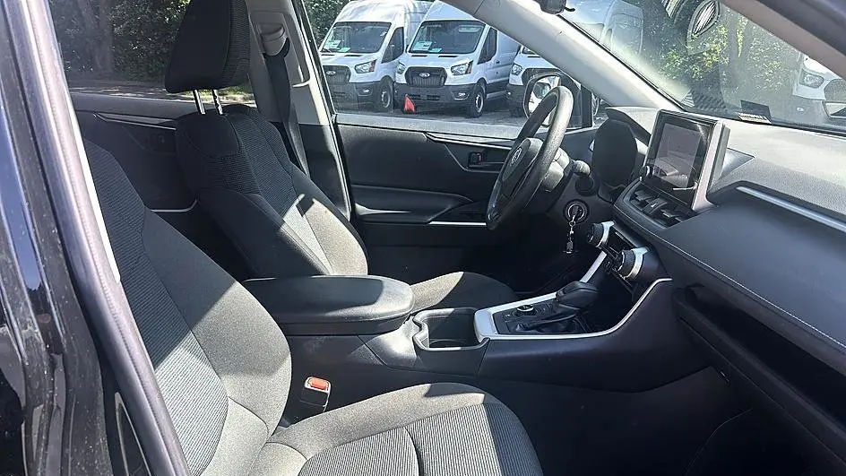 2023 Toyota RAV4 Hybrid LE