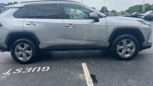 2023 Toyota RAV4 Hybrid LE