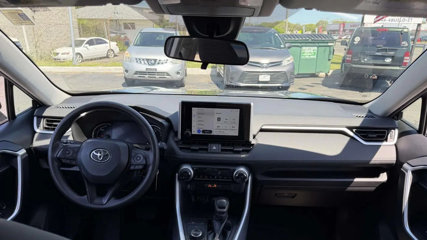 2024 Toyota RAV4 Hybrid LE