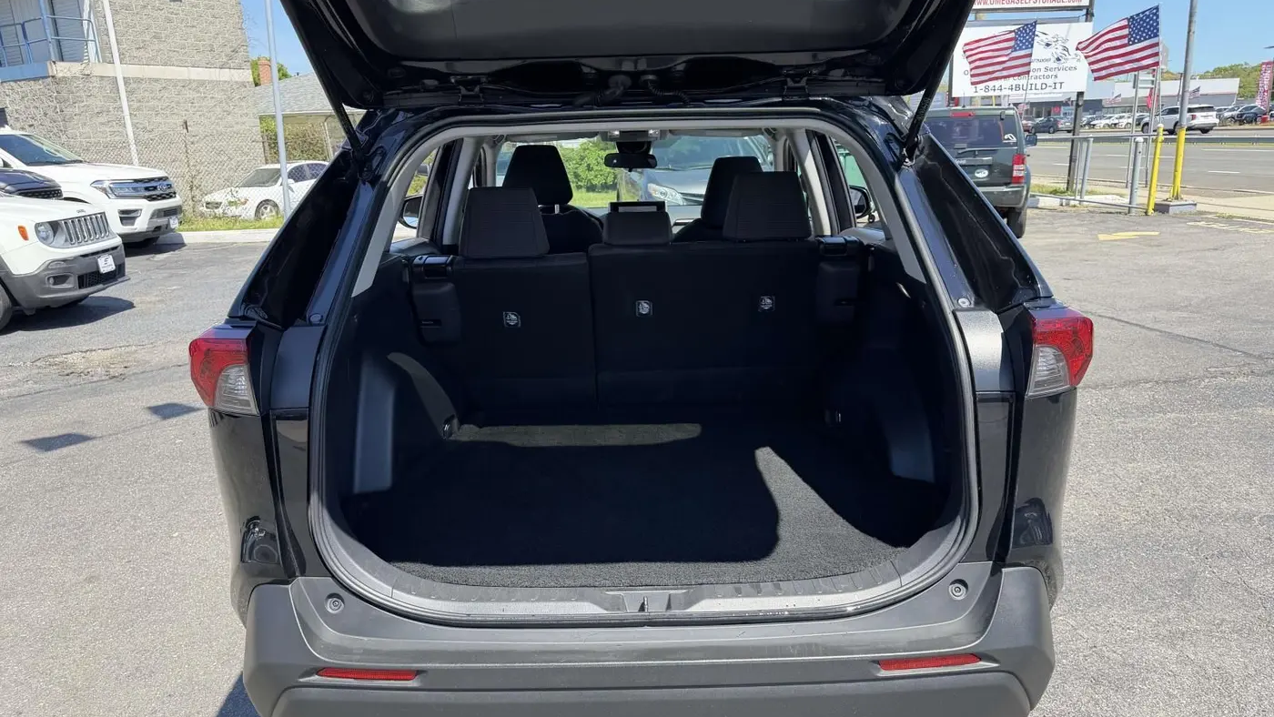 2024 Toyota RAV4 Hybrid LE