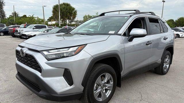 2025 Toyota RAV4 Hybrid LE