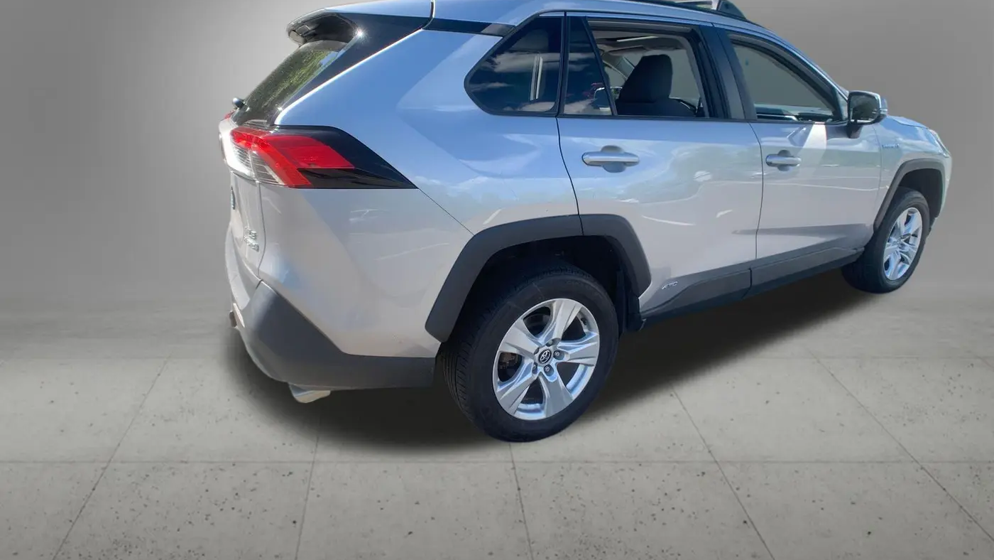 2020 Toyota RAV4 Hybrid XLE