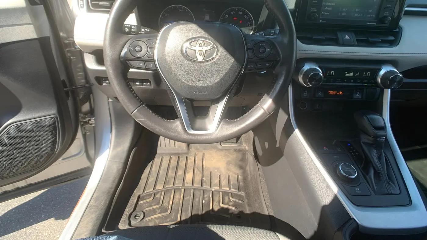 2020 Toyota RAV4 Hybrid XLE
