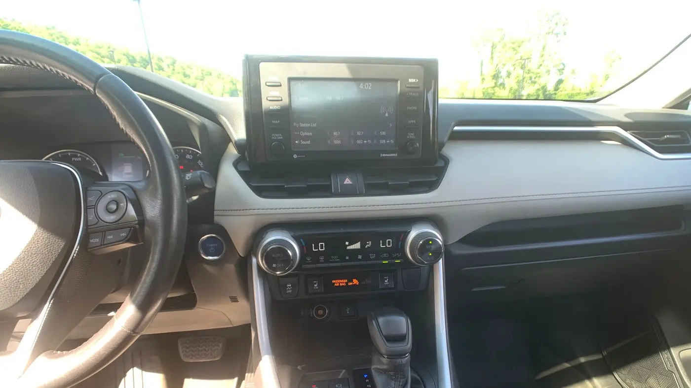 2020 Toyota RAV4 Hybrid XLE