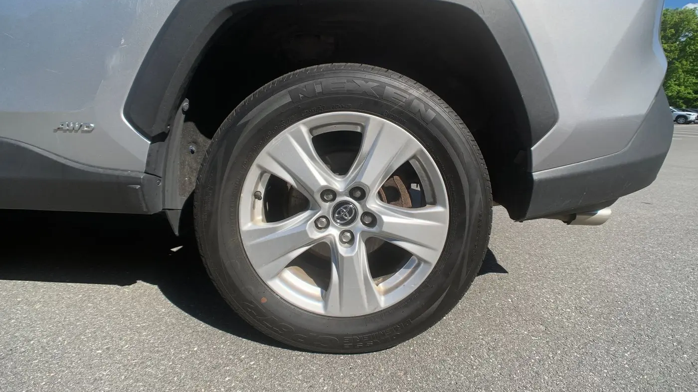 2020 Toyota RAV4 Hybrid XLE