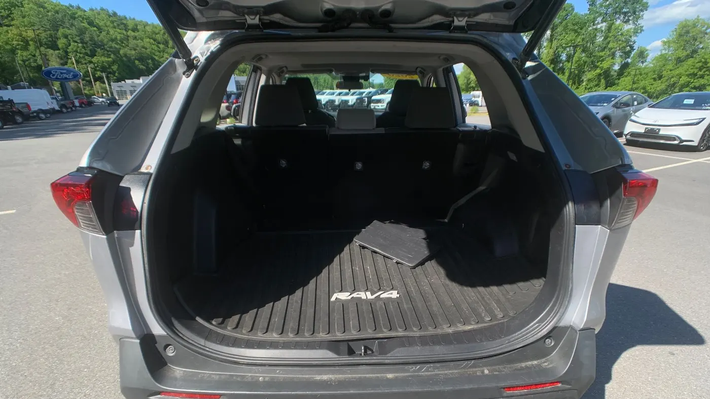 2020 Toyota RAV4 Hybrid XLE