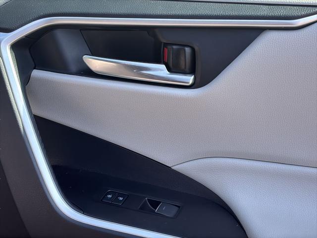 2022 Toyota RAV4 - $27,800