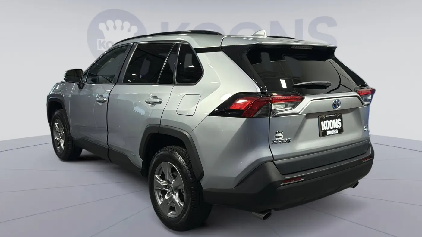 2024 Toyota RAV4 Hybrid XLE