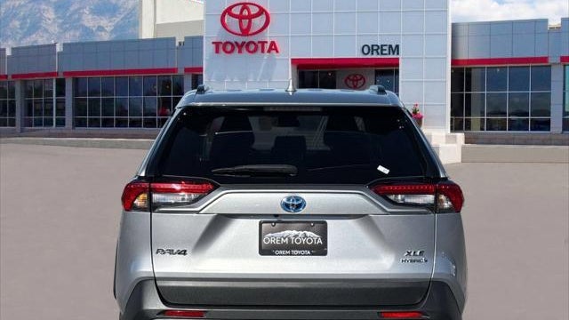 2022 Toyota RAV4 Hybrid XLE
