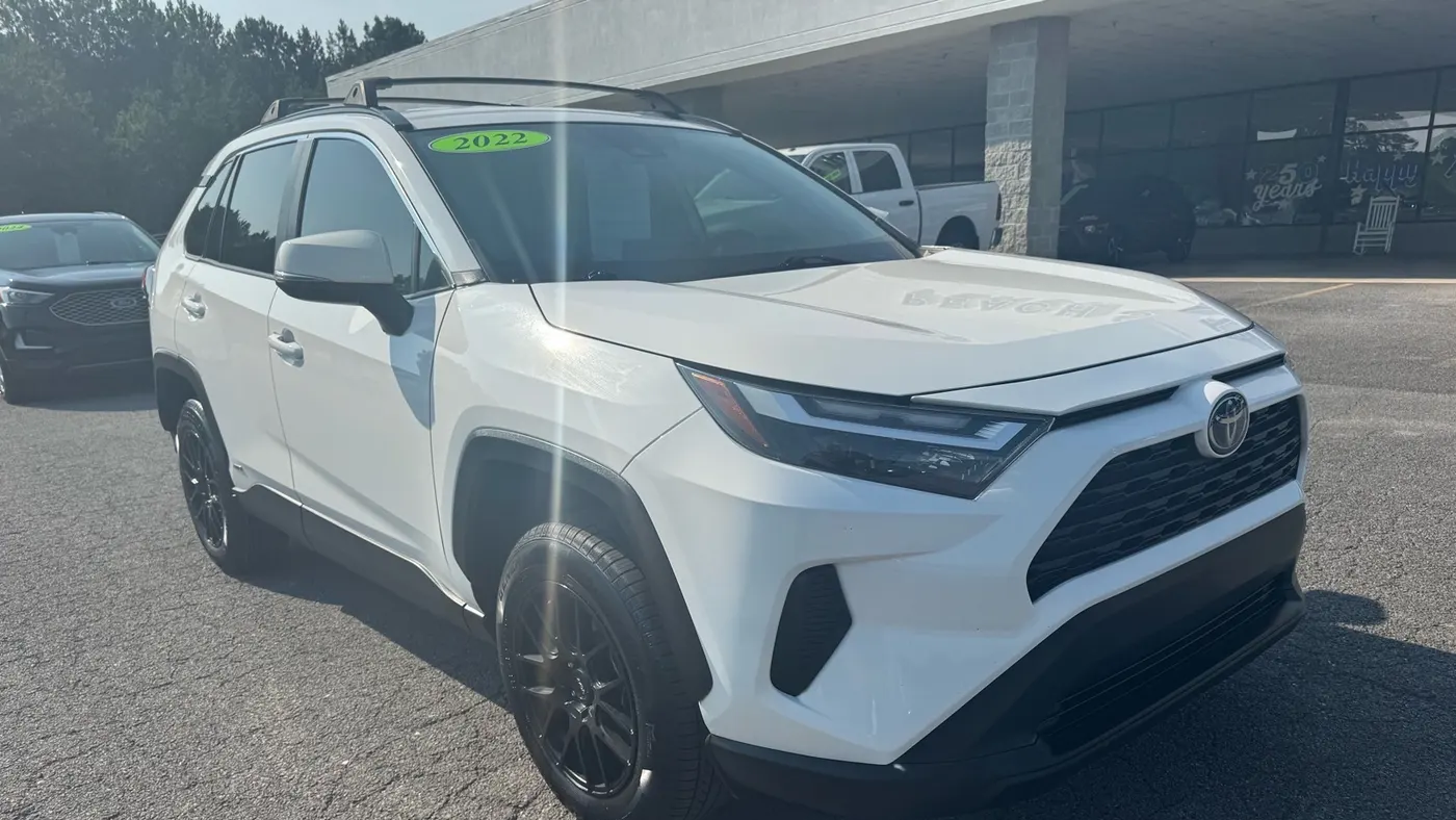 2022 Toyota RAV4 Hybrid XLE