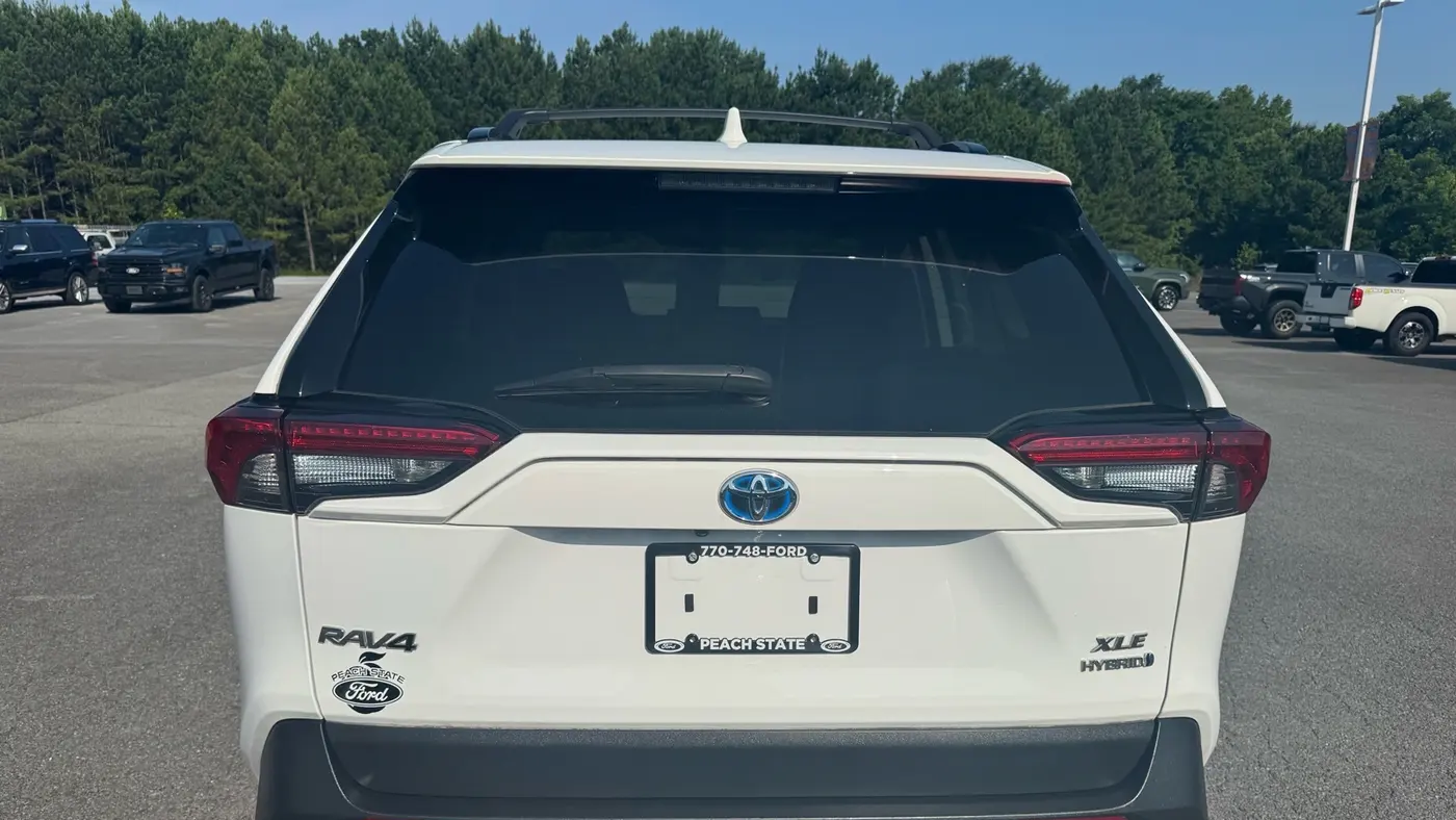 2022 Toyota RAV4 Hybrid XLE