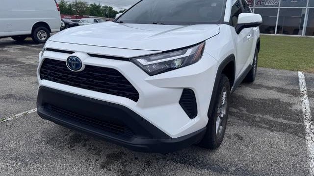 2024 Toyota RAV4 Hybrid XLE