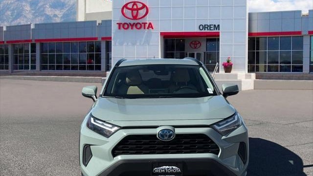 2022 Toyota RAV4 Hybrid XLE