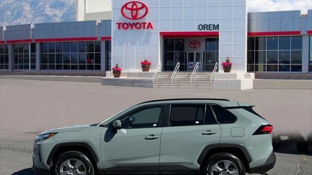 2022 Toyota RAV4 Hybrid XLE
