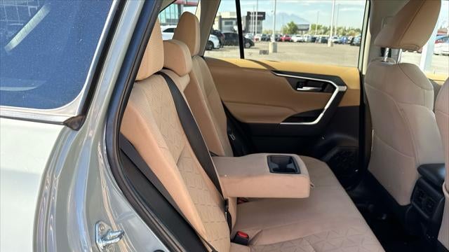 2022 Toyota RAV4 Hybrid XLE