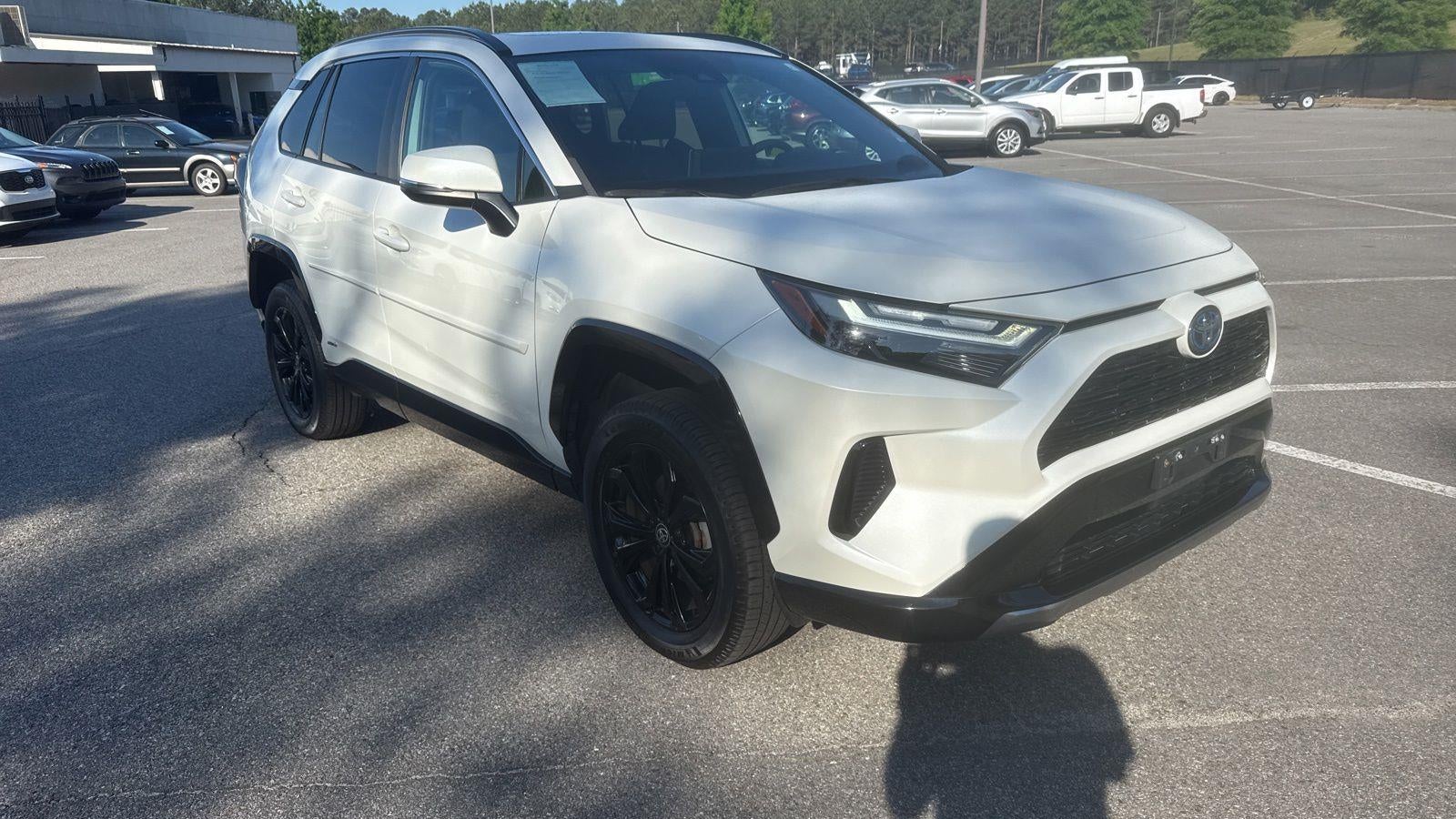 2022 Toyota RAV4 Hybrid SE