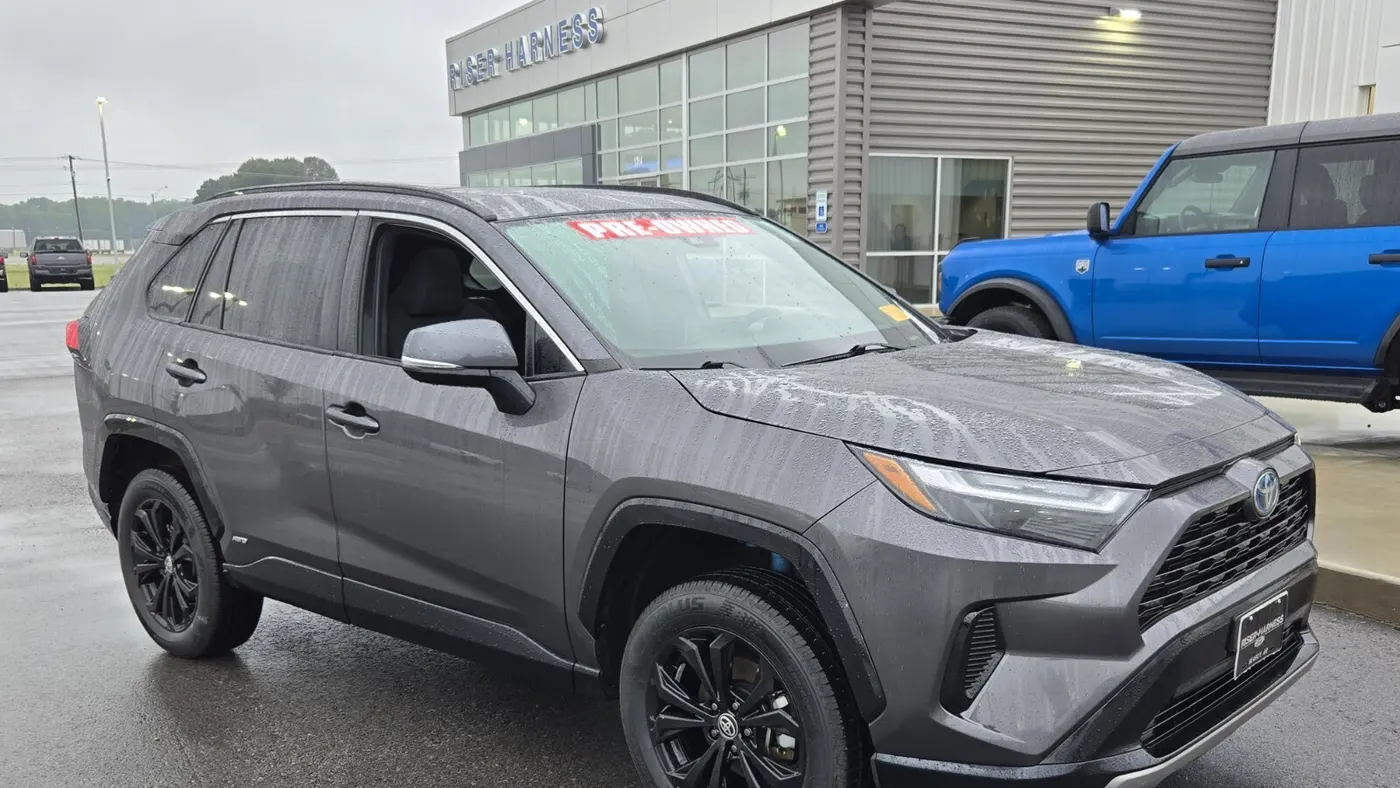 2023 Toyota RAV4 Hybrid SE