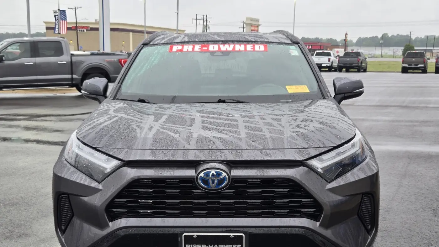 2023 Toyota RAV4 Hybrid SE