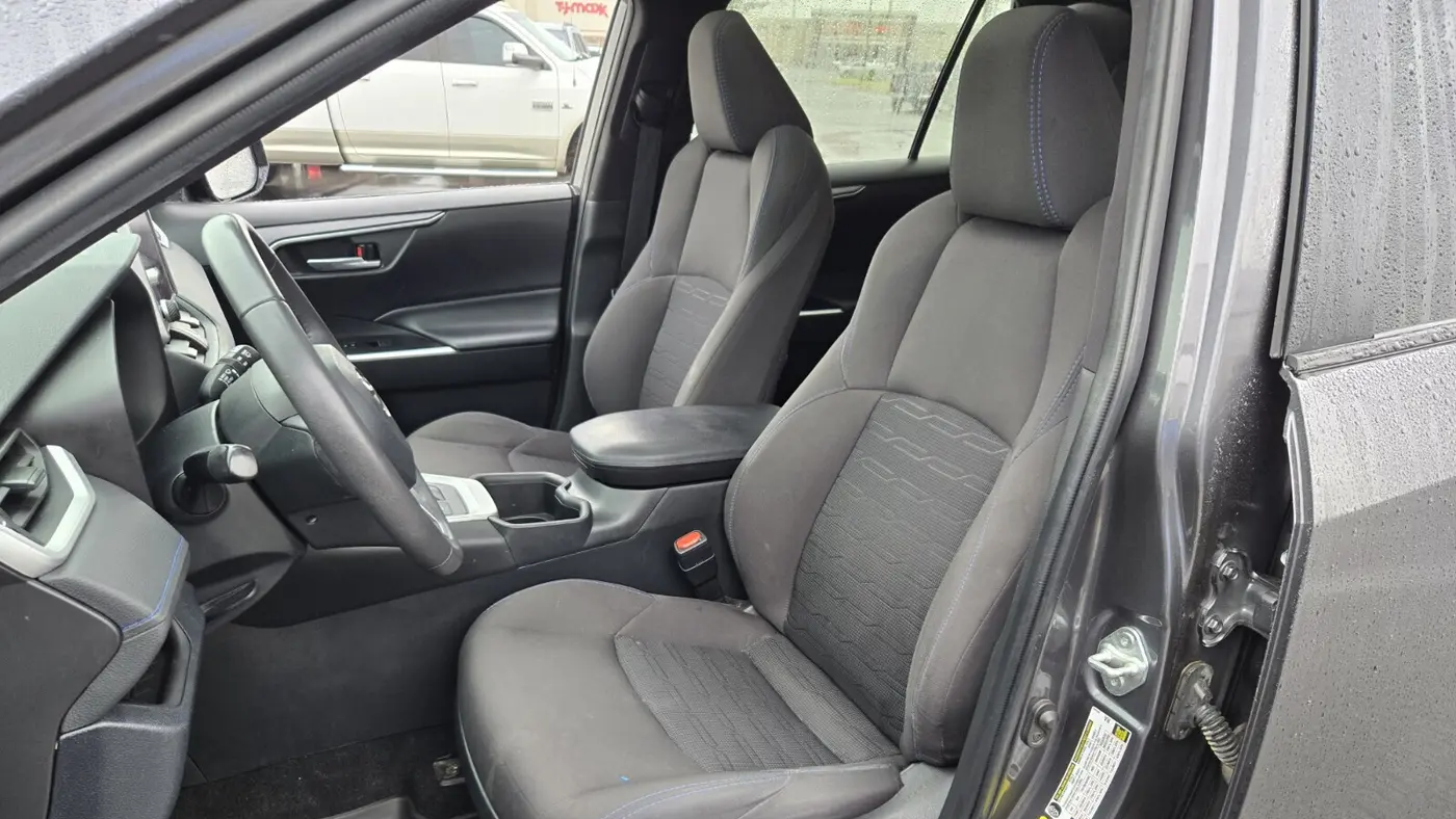 2023 Toyota RAV4 Hybrid SE