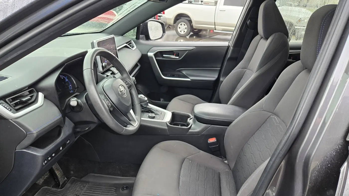2023 Toyota RAV4 Hybrid SE