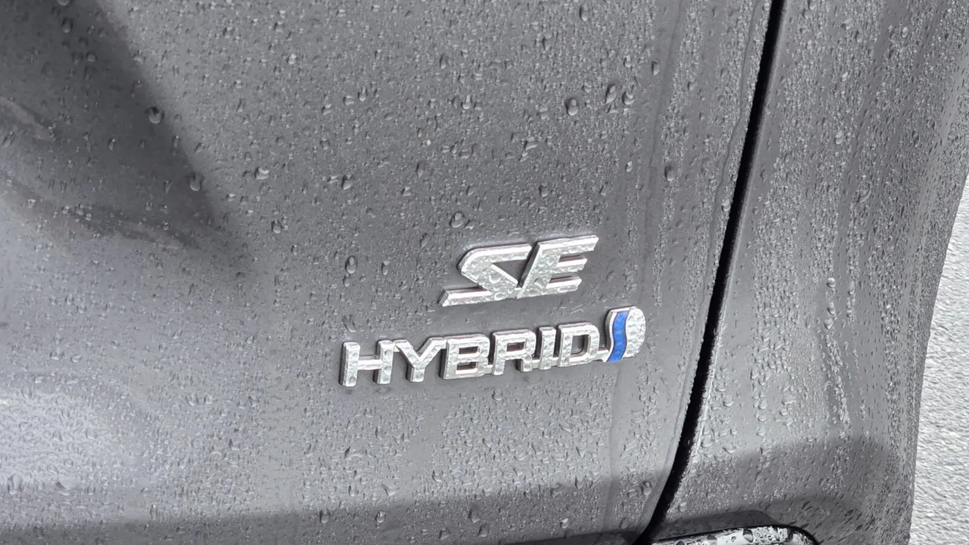 2023 Toyota RAV4 Hybrid SE