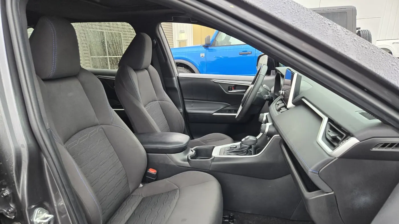 2023 Toyota RAV4 Hybrid SE