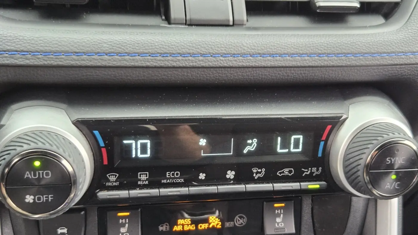 2023 Toyota RAV4 Hybrid SE
