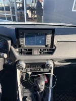 2022 RAV4 Hybrid Thumbnail 20