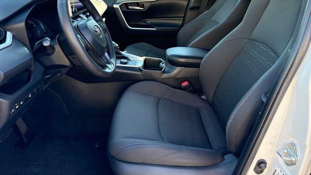 2023 Toyota RAV4 Hybrid SE
