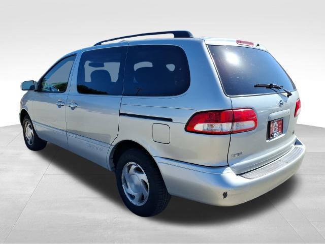 2003 Toyota Sienna - $4,785