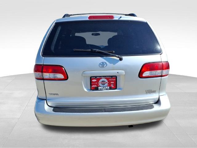 2003 Toyota Sienna - $4,785