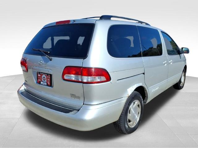 2003 Toyota Sienna - $4,785