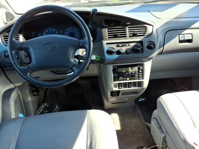 2003 Toyota Sienna - $4,785