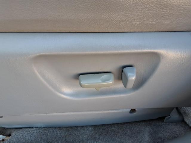 2003 Toyota Sienna - $4,785