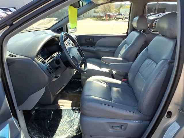 2003 Toyota Sienna - $4,785