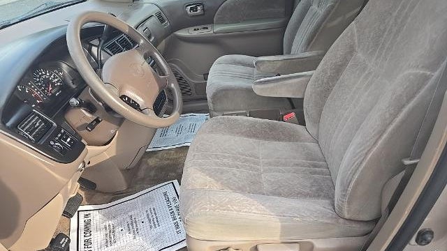 2000 Toyota Sienna LE