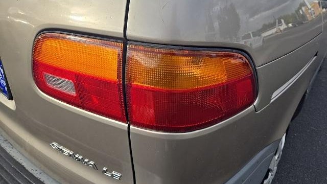 2000 Toyota Sienna LE