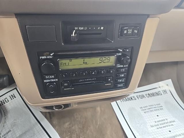 2000 Toyota Sienna - $4,022
