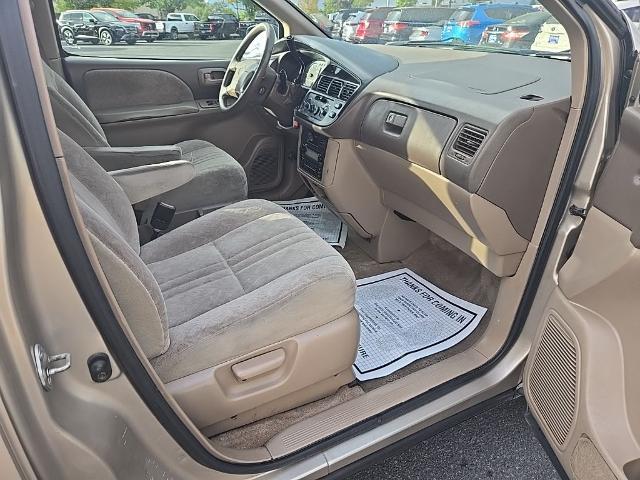 2000 Toyota Sienna - $4,022