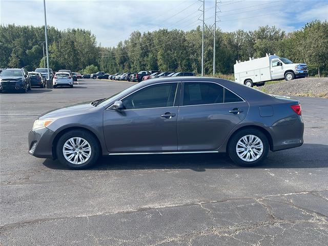 2014 Toyota Camry LE — photo 1 of 12