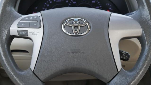 2010 Toyota Camry LE