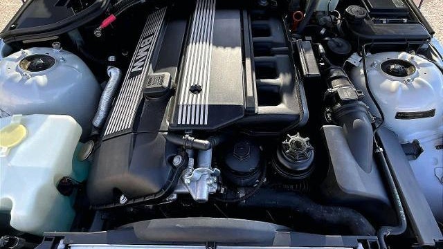2002 BMW Z3 2.5i