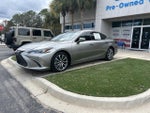2019 ES 300h Thumbnail 7