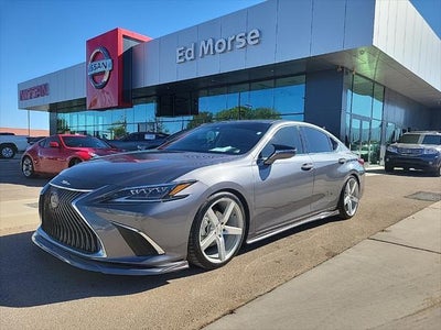 Photo of a 2019 Lexus ES 300H Luxury 4DR Sedan for sale