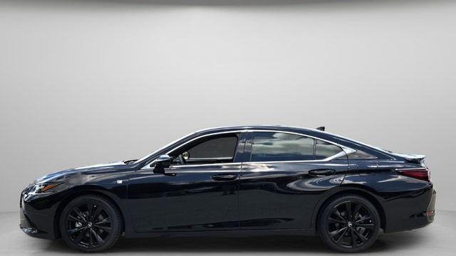 2024 Lexus ES 300h F SPORT Handling
