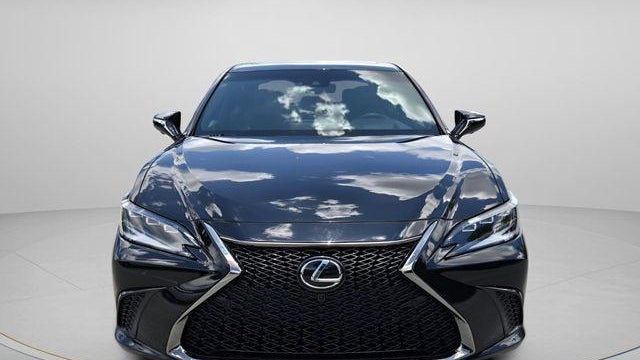 2024 Lexus ES 300h F SPORT Handling