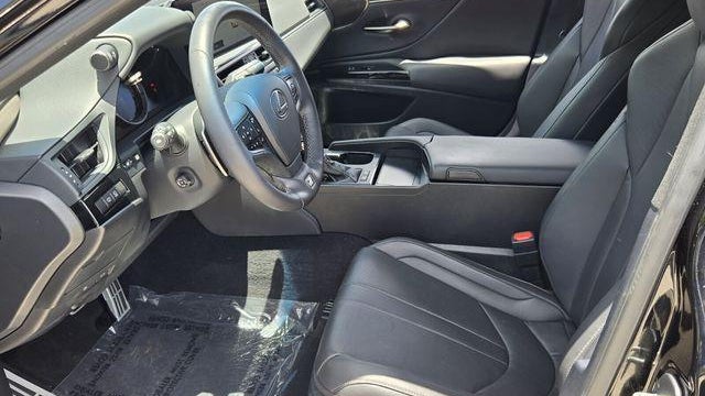 2024 Lexus ES 300h F SPORT Handling