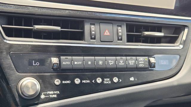 2024 Lexus ES 300h F SPORT Handling