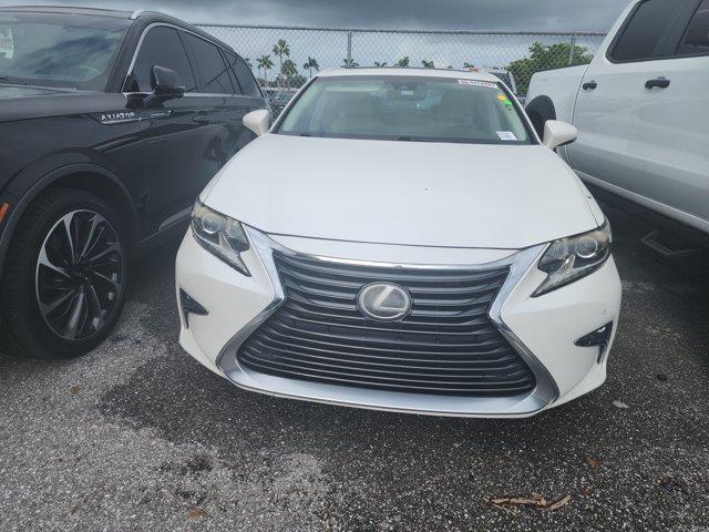 2017 Lexus ES - $25,200