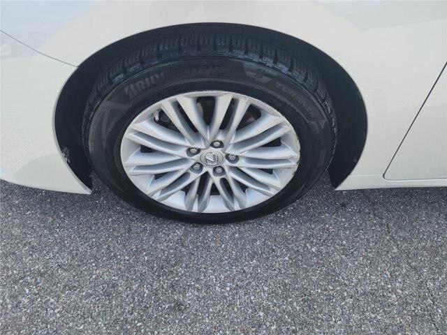 2017 Lexus ES - $25,200